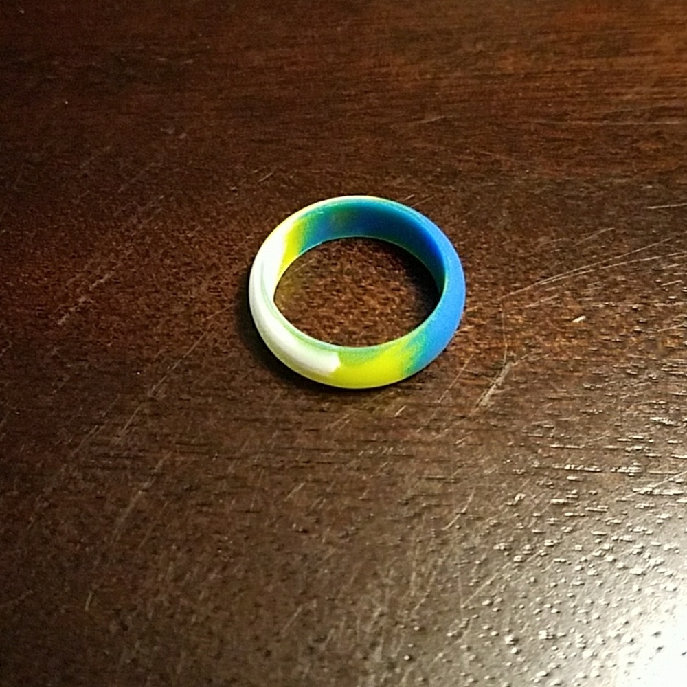 NEW sz 5 Silicone Ring